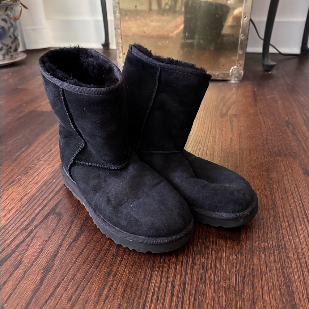 Ugg Classic Short boot black size 8
